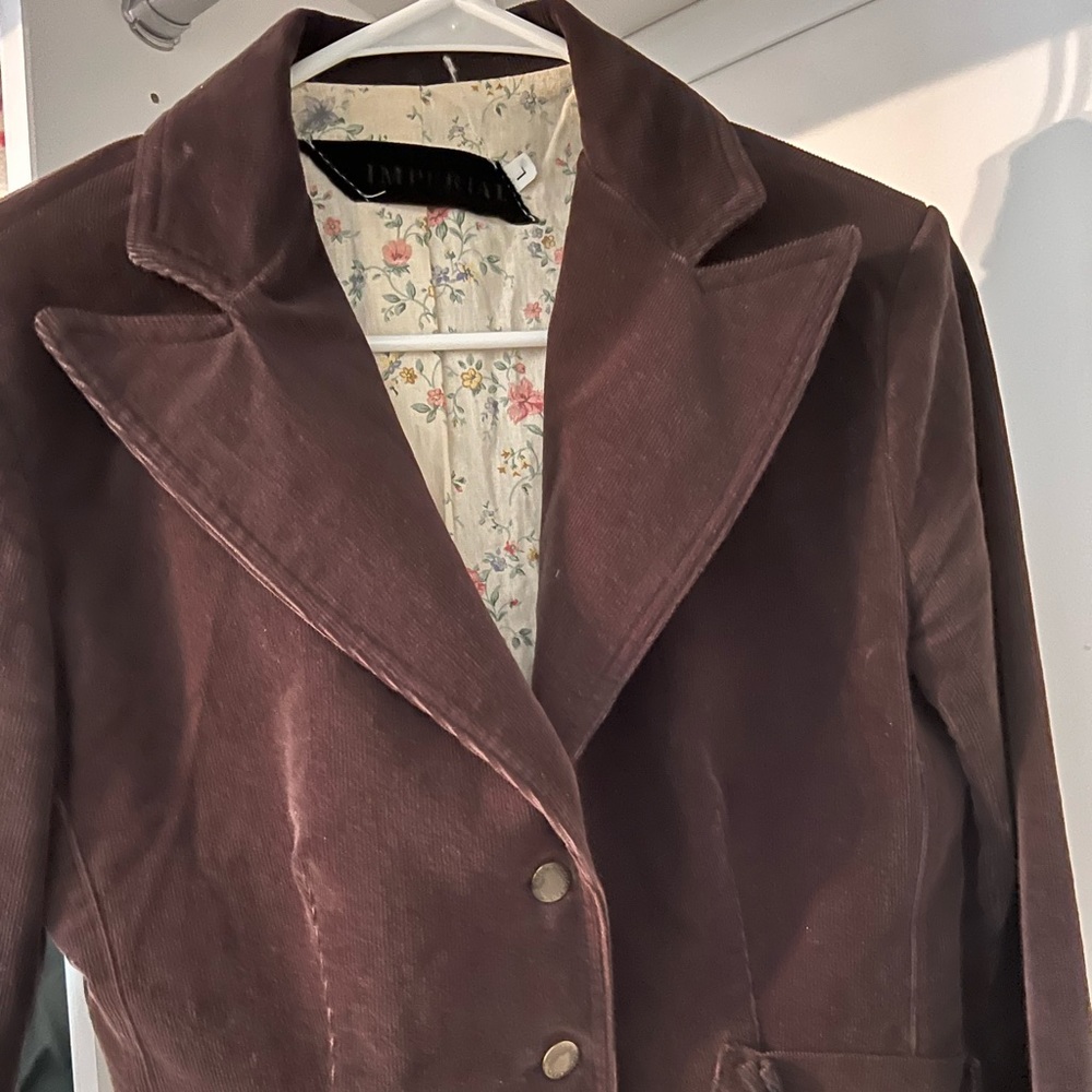 Corduroy fitted blazer.
